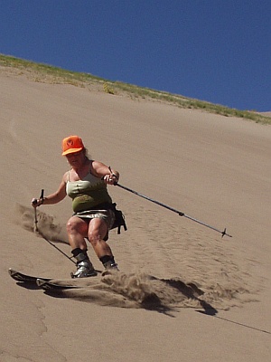 Sand Skiing - Hunting Sand Worms Sand Skiing - Hunting Sand Worms